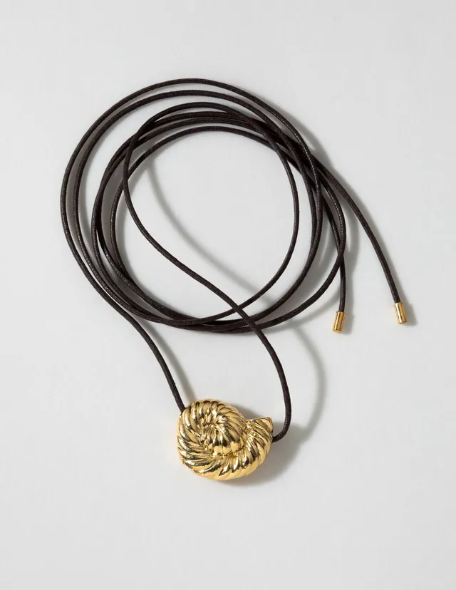 louise-damas-collier-l-ammonite-cordon-coton-cir image 1