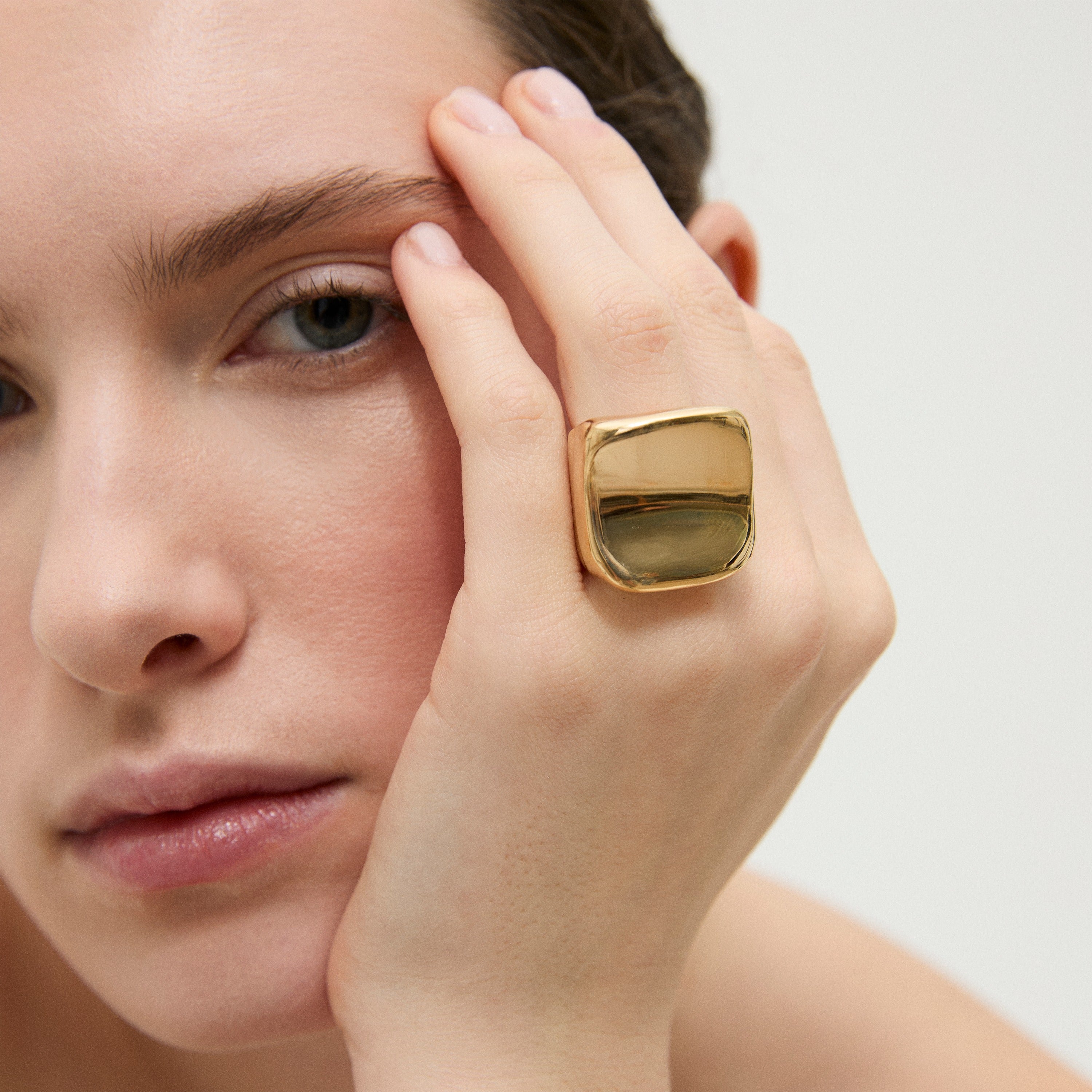 gas-bijoux-bague-square-chevali-re-dor-e-vague-sculpturale image 2