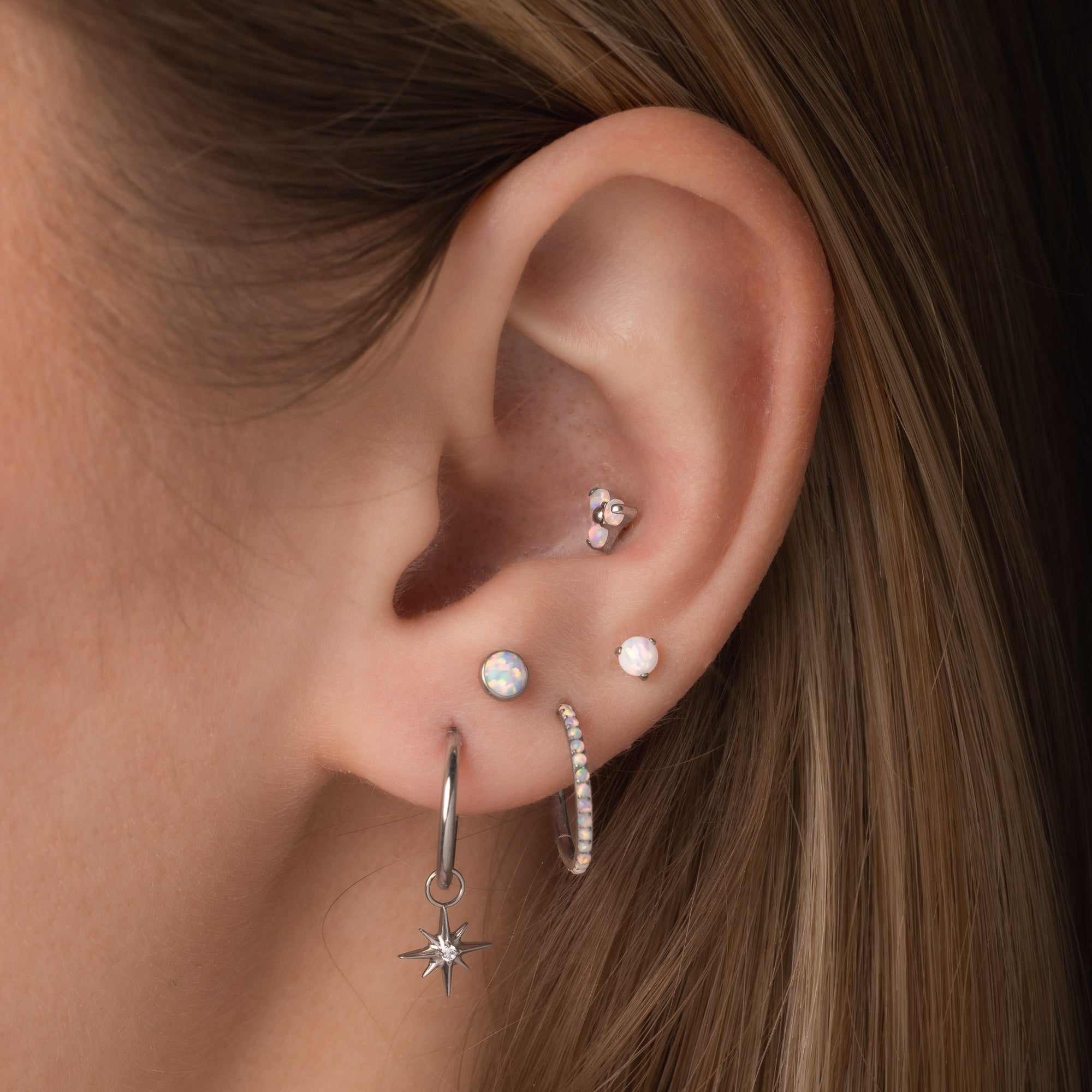 obsidian-piercing-boule-griff-e-opale-blanche-labret-titane-serti-griffe-pour-lo image 4