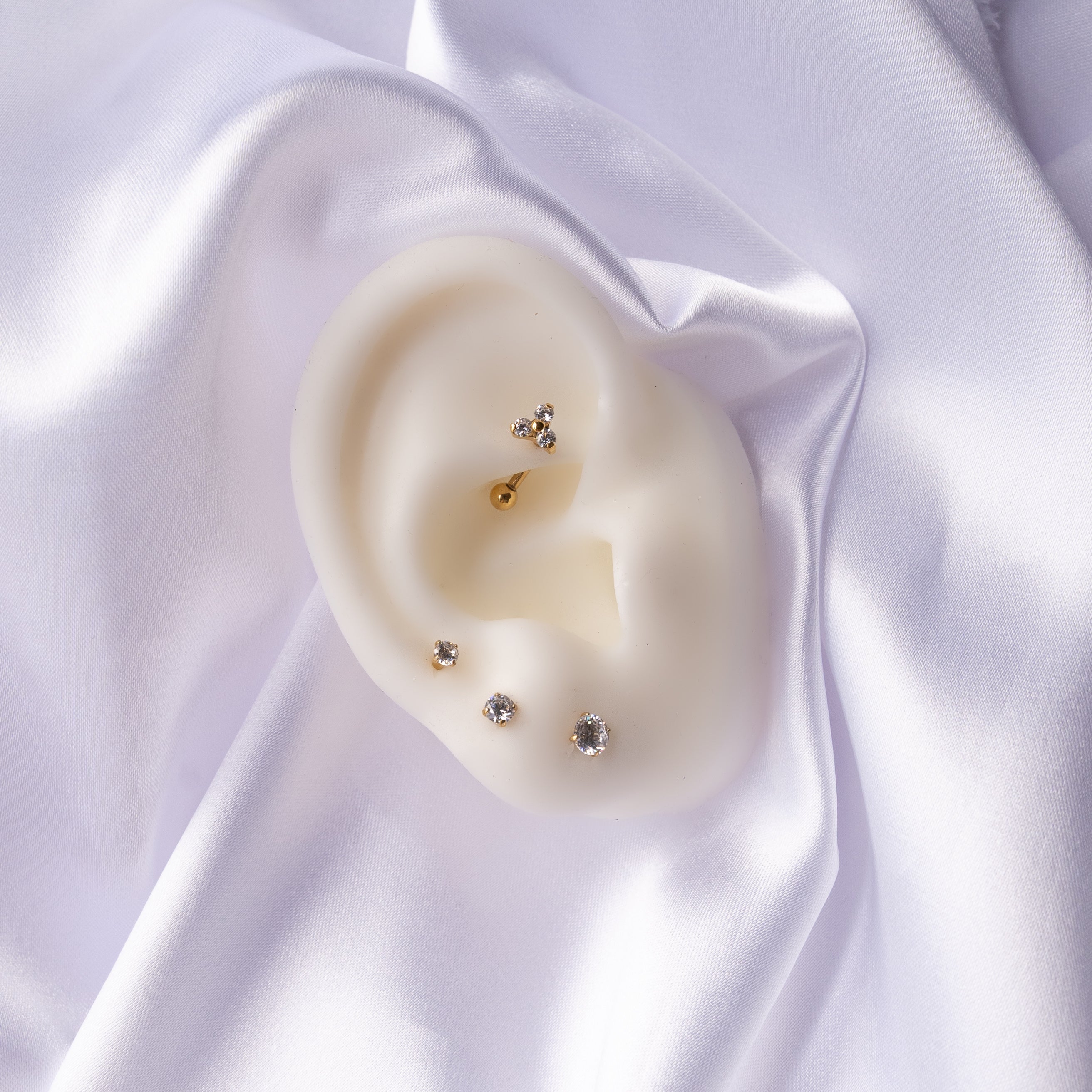 obsidian-piercing-rook-trinity-zircon-bijou-courb-rook-en-titane-grade-implantab image 3