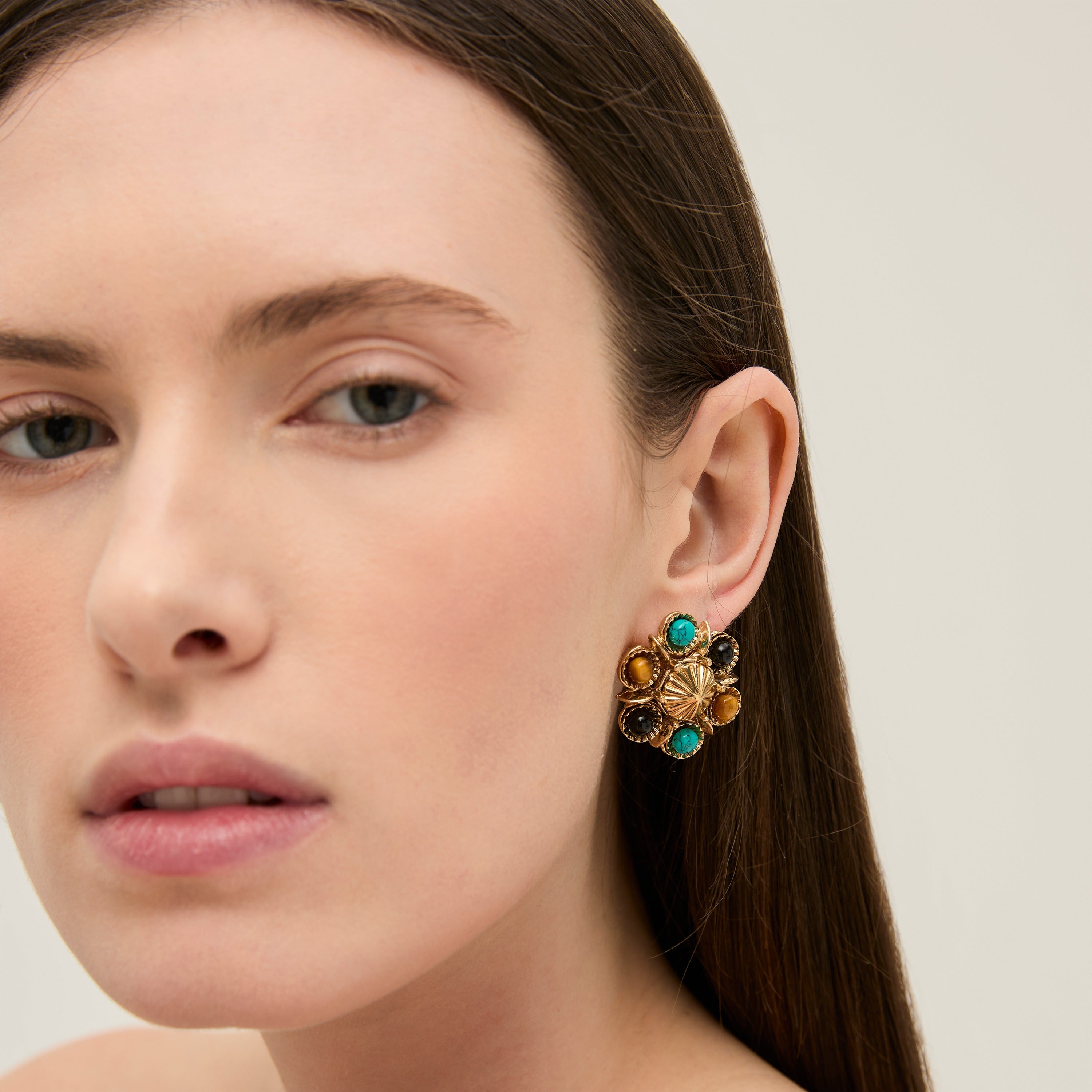 gas-bijoux-boucles-d-oreilles-puces-augusta-fleur-turquoise-et-il-de-tigre-dor-e image 2